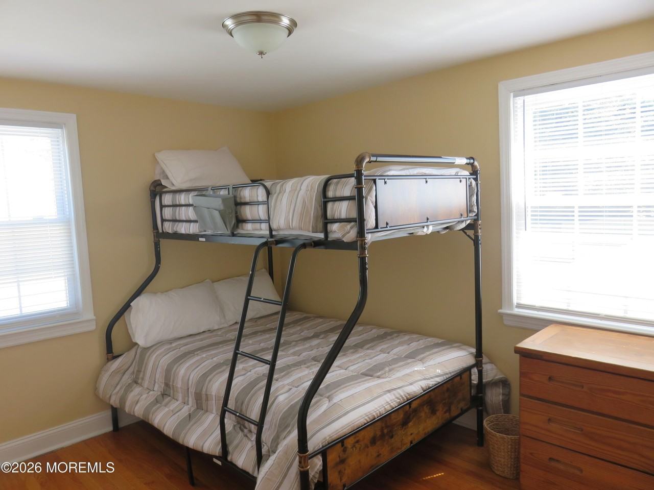 403 2nd Ave - Photo 6 of 8