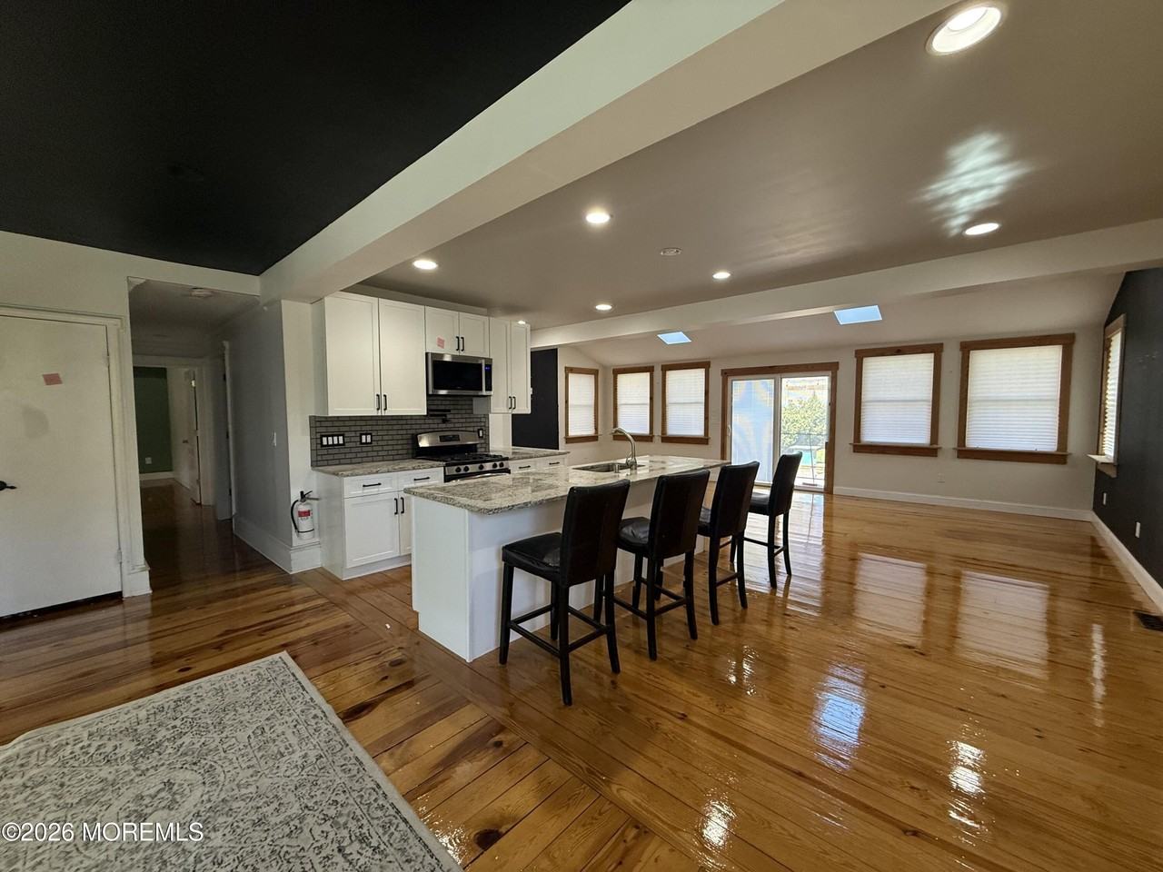 605 Farrelly Ave - Photo 2 of 27