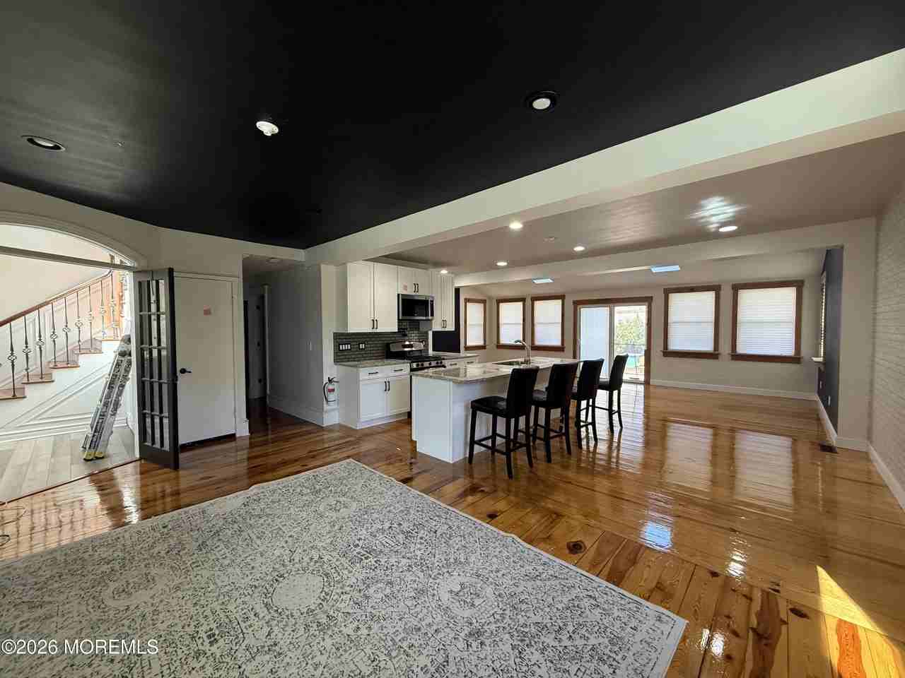 605 Farrelly Ave - Photo 3 of 27