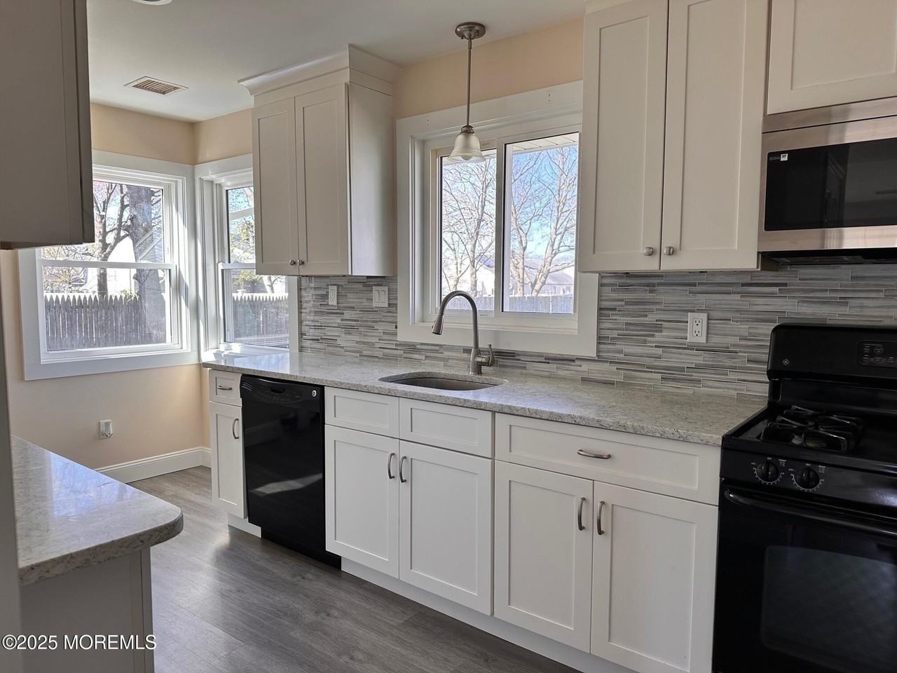 204 Dickinson Ave - Photo 3 of 15