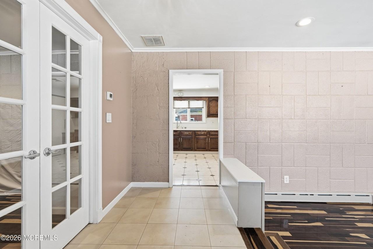 294 Brighton Ave - Photo 4 of 40