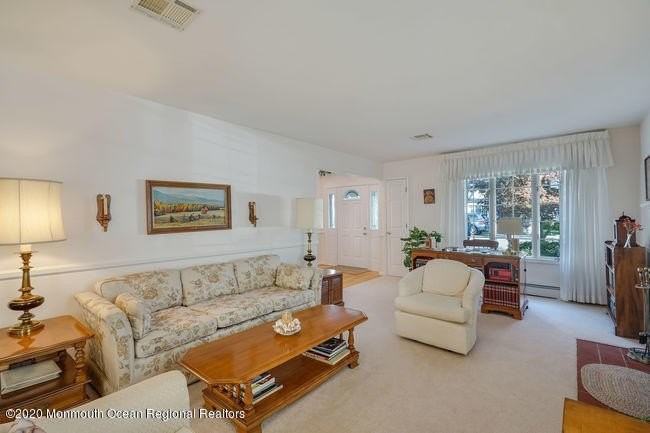 315 Tuttle Ave - Photo 4 of 34