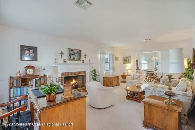 315 Tuttle Ave - Photo 5 of 34