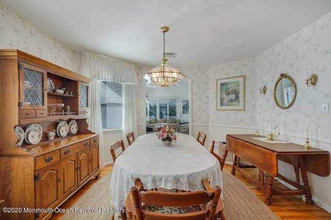 315 Tuttle Ave - Photo 6 of 34