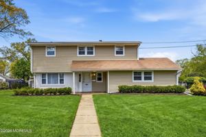featured image of 4 Cheryl Dr