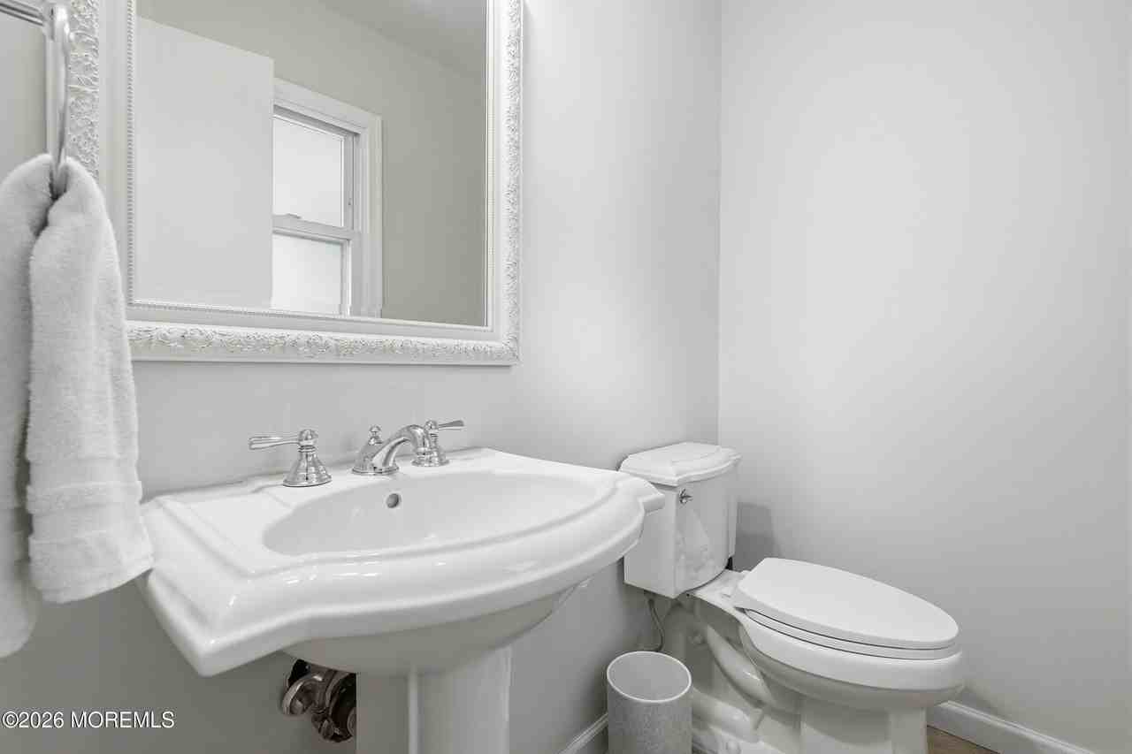 4 Cheryl Dr - Photo 5 of 35