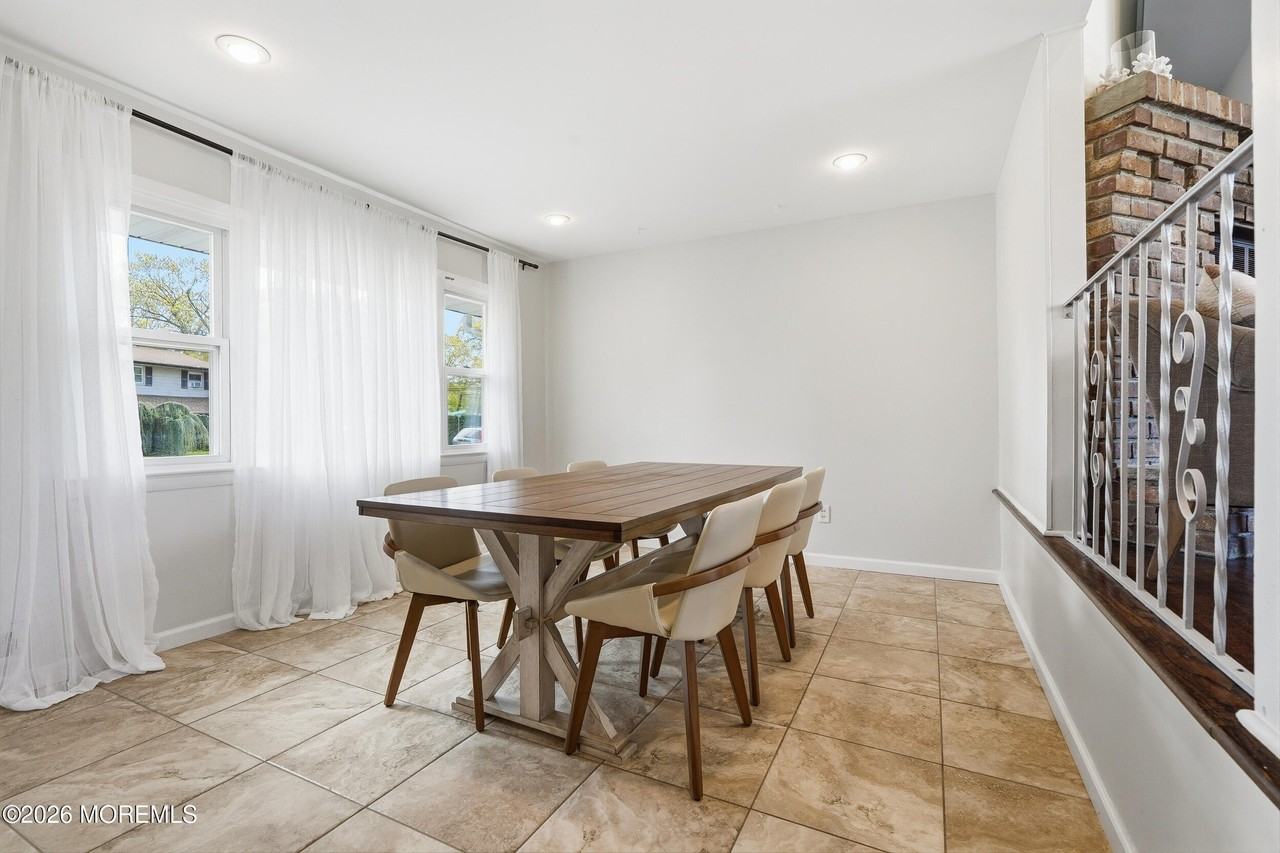 4 Cheryl Dr - Photo 7 of 35