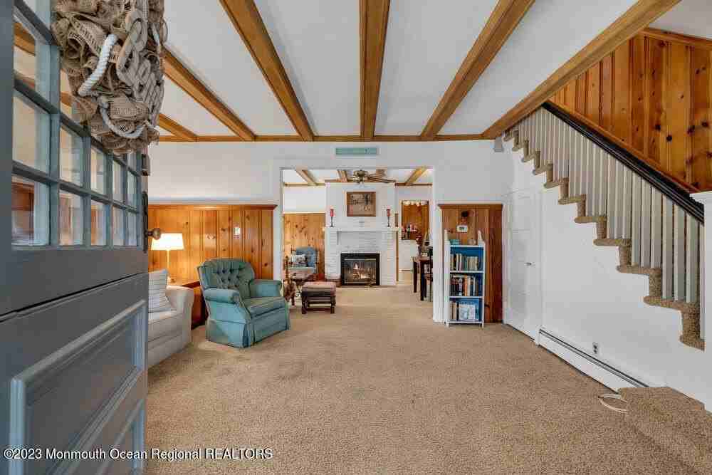 683 Main Ave - Photo 4 of 50