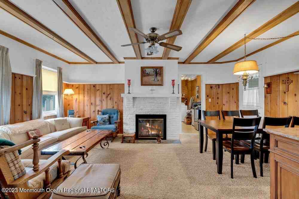 683 Main Ave - Photo 5 of 50