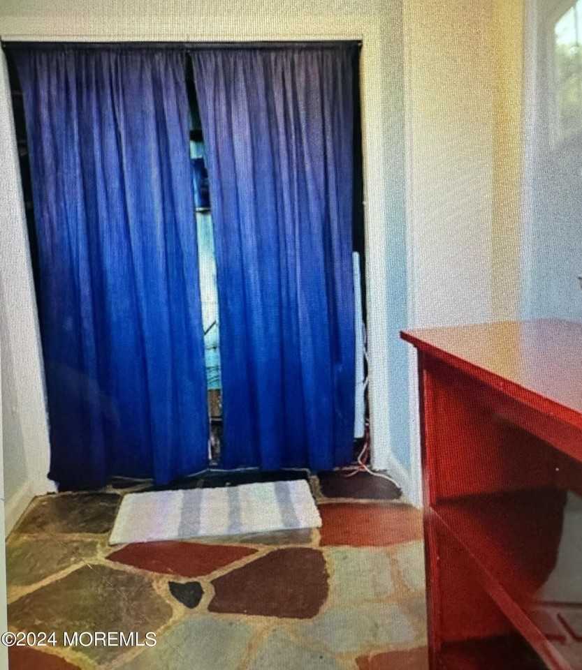 63 Marion Pl - Photo 4 of 11