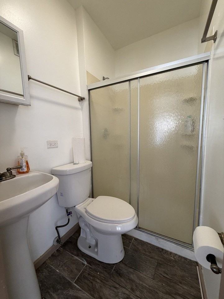 7402 S Racine Ave #1 - Photo 5 of 10