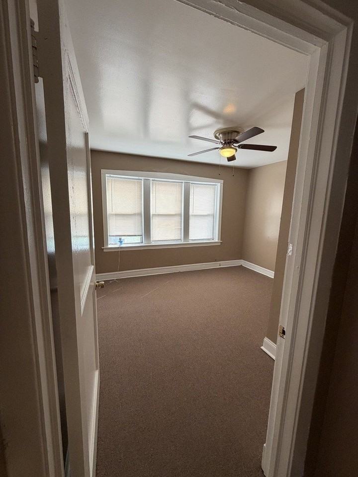 7402 S Racine Ave #1 - Photo 6 of 10