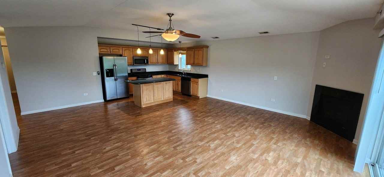 5119 159th St #3SE - Photo 3 of 9