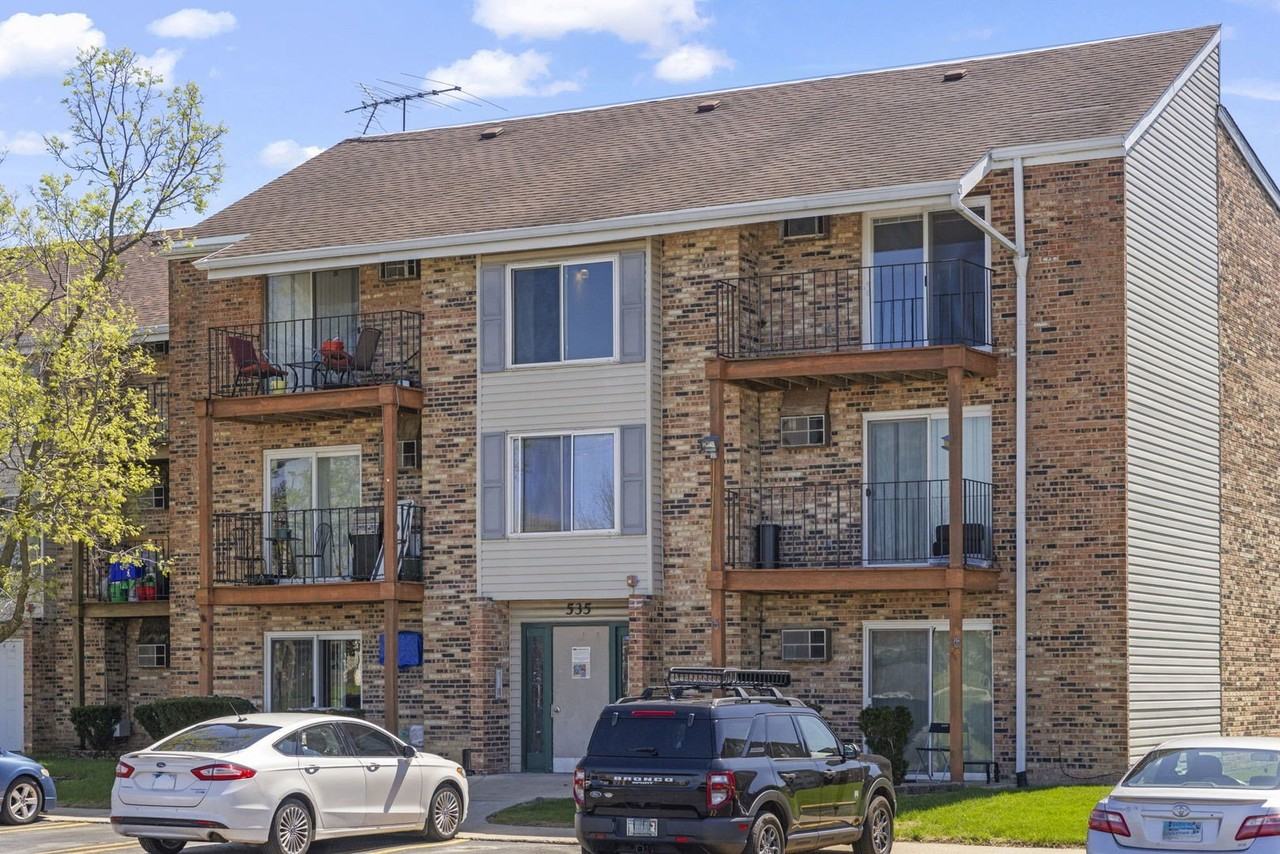 535 W Lies Rd #6 - Photo 2 of 20