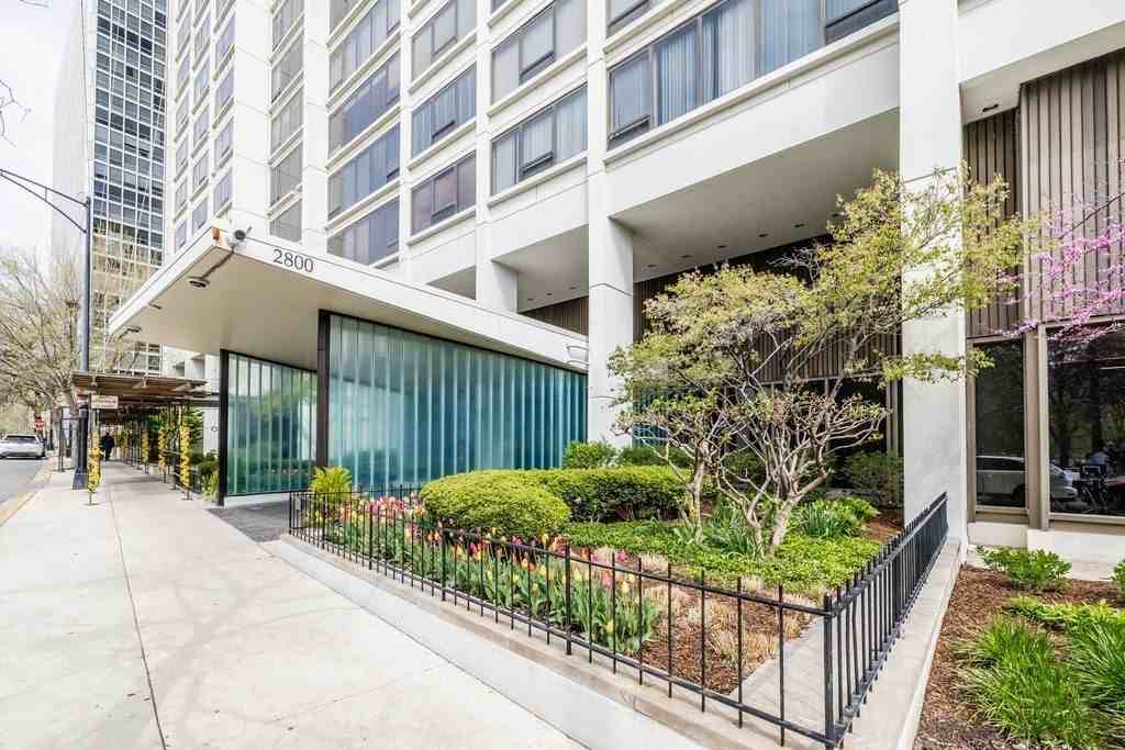 2800 N Lake Shore Dr #3814-3816 - Photo 2 of 43
