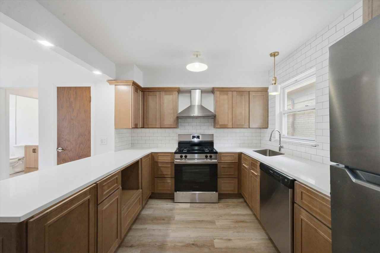 7709 W Marwood Ave #3S - Photo 2 of 10