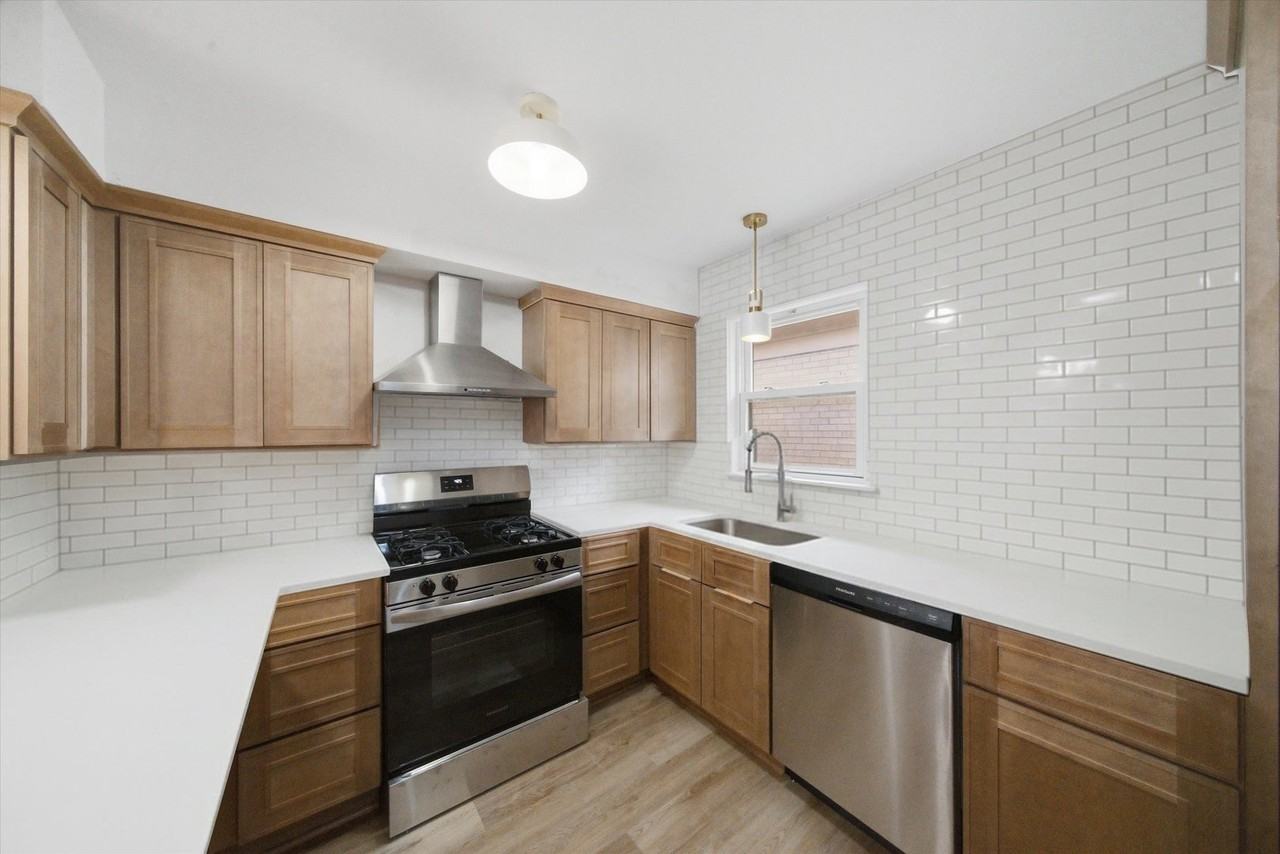 7709 W Marwood Ave #3S - Photo 3 of 10