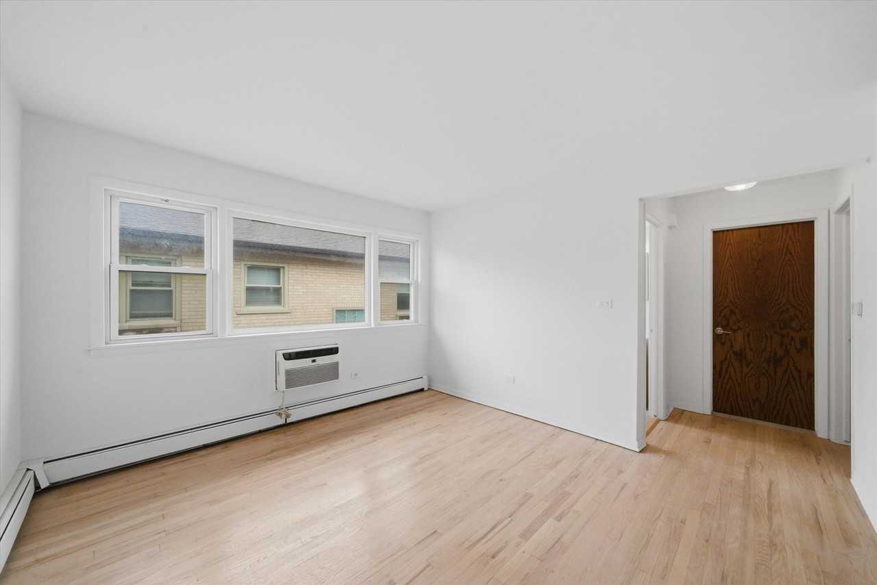 7709 W Marwood Ave #3S - Photo 5 of 10