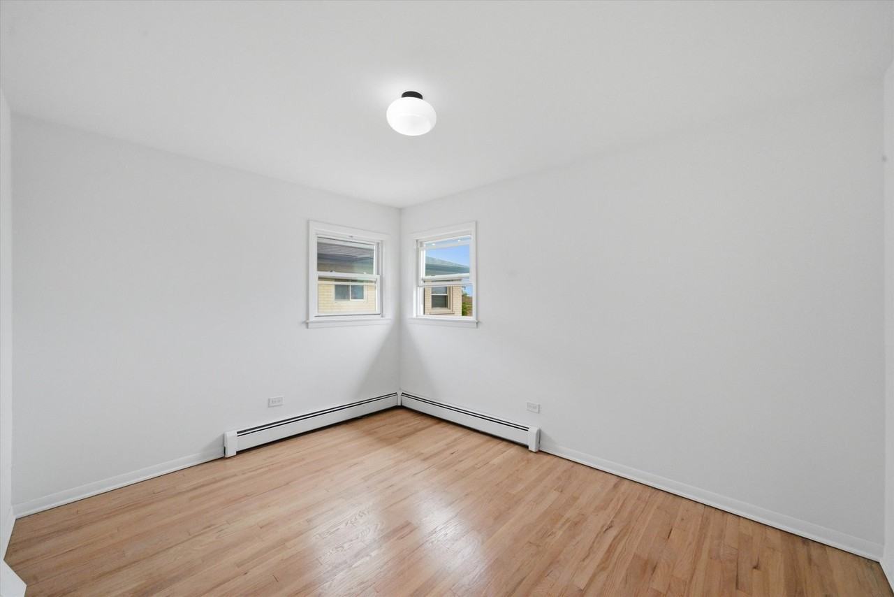 7709 W Marwood Ave #3S - Photo 7 of 10