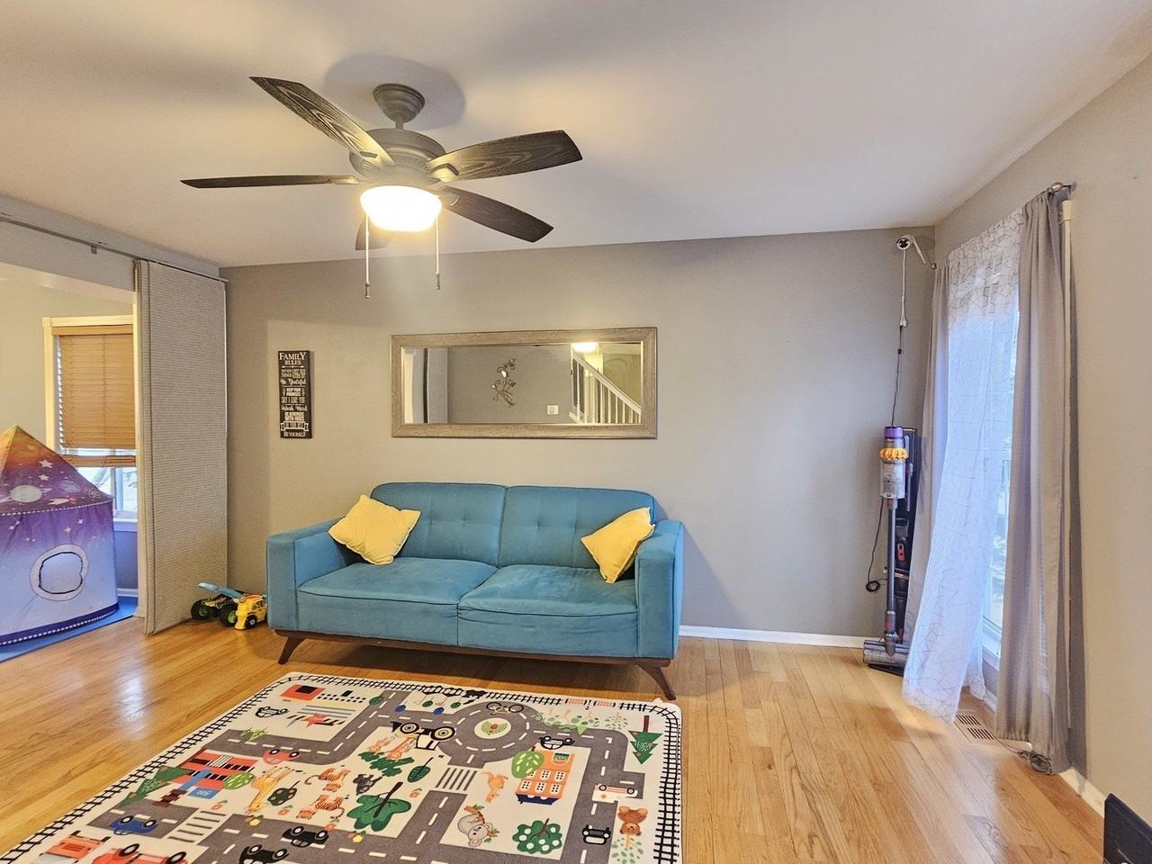 579 S Scott Ln - Photo 5 of 38
