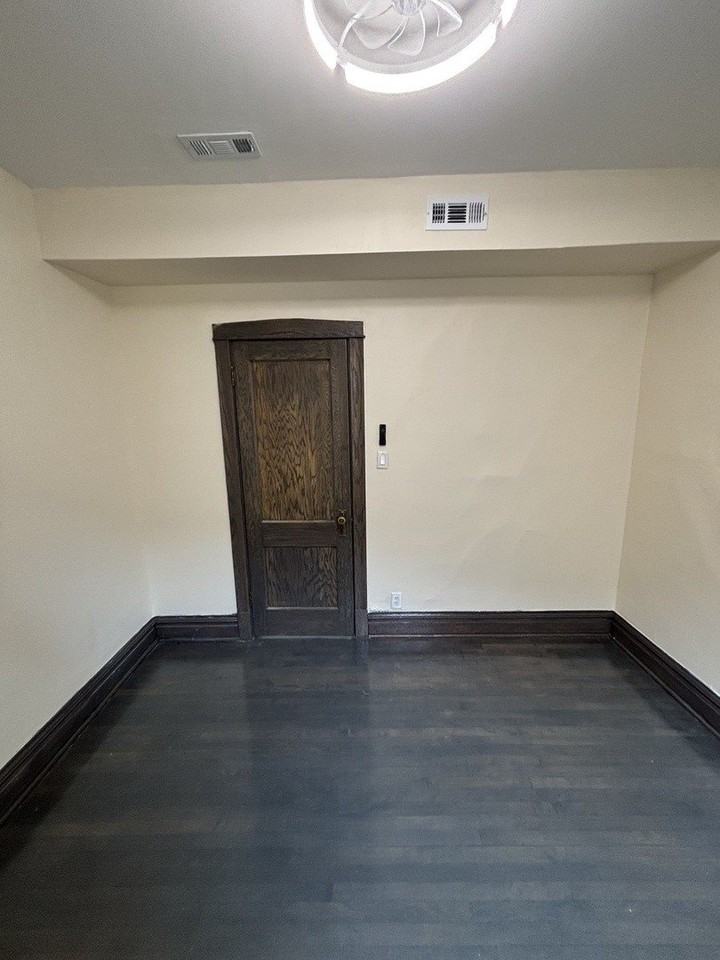 1538 N Avers Ave #2 - Photo 7 of 18