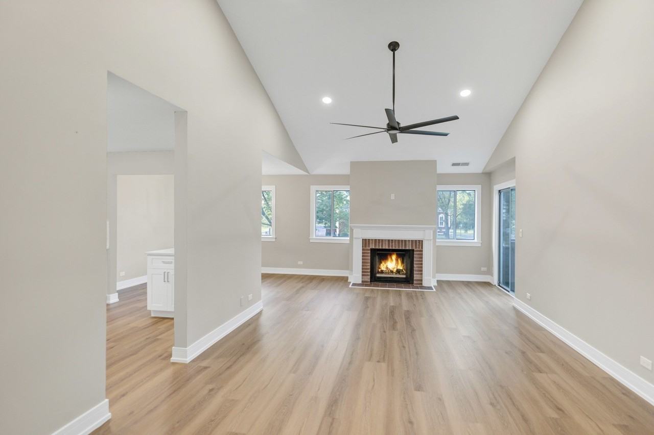 350 Newgate Ct #2Z - Photo 4 of 27