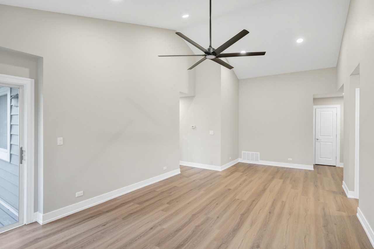 350 Newgate Ct #2Z - Photo 6 of 27