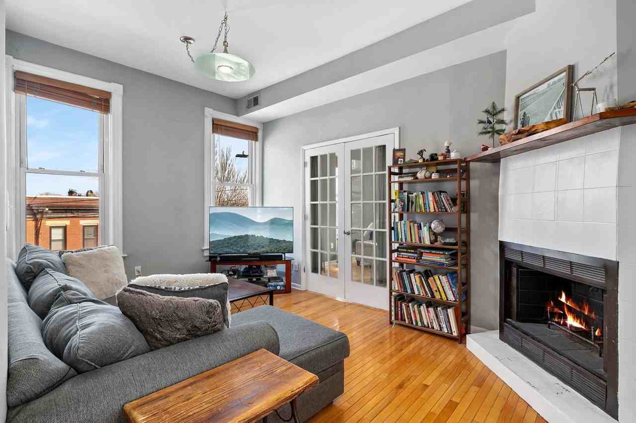 2200 N Clybourn Ave #3 - Photo 6 of 21