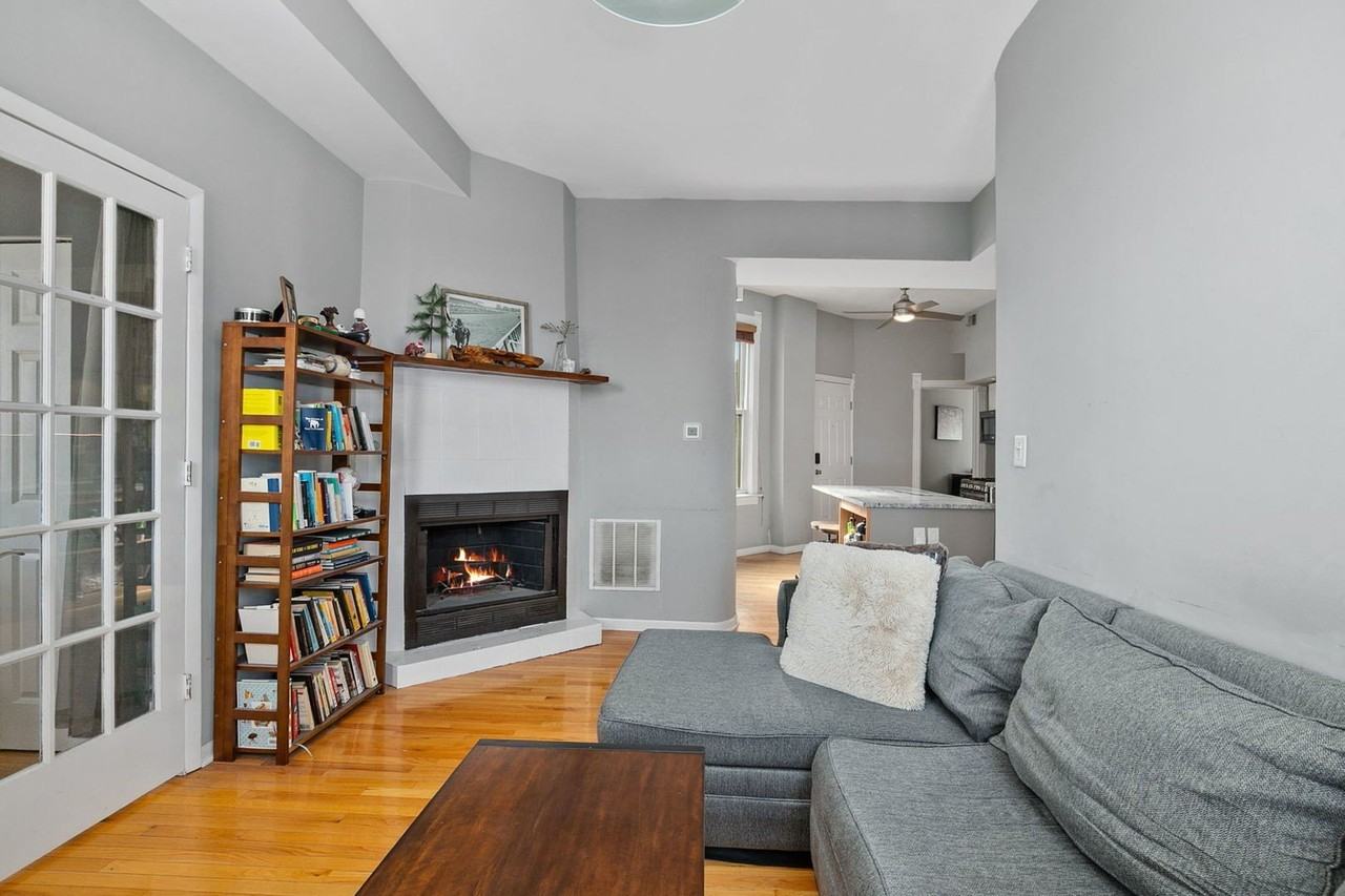 2200 N Clybourn Ave #3 - Photo 7 of 21