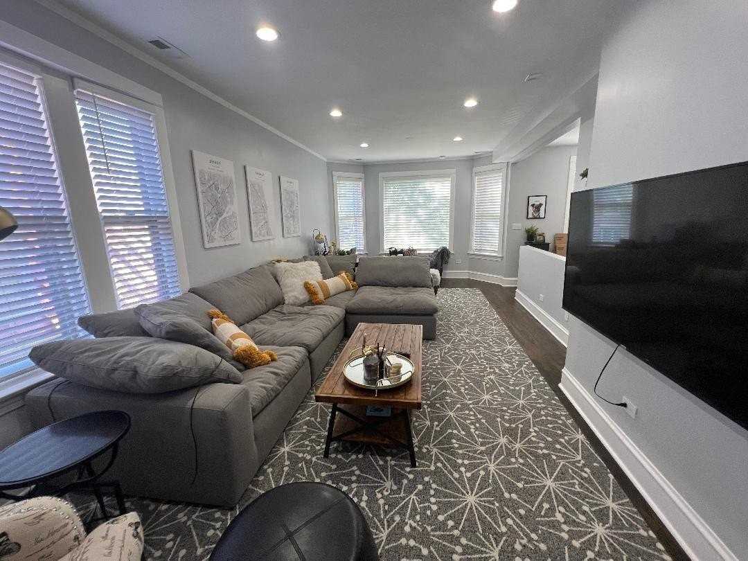 3327 N Hamilton Ave #2F - Photo 3 of 20