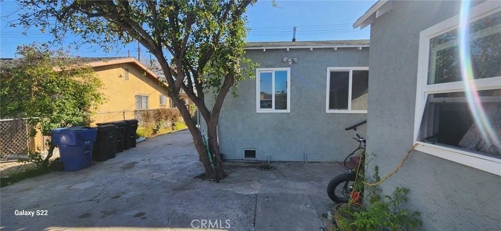 1726 W 55th St - Photo 2 of 15