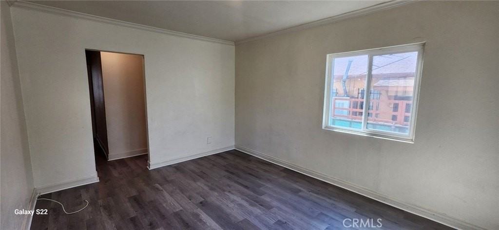 1726 W 55th St - Photo 4 of 15