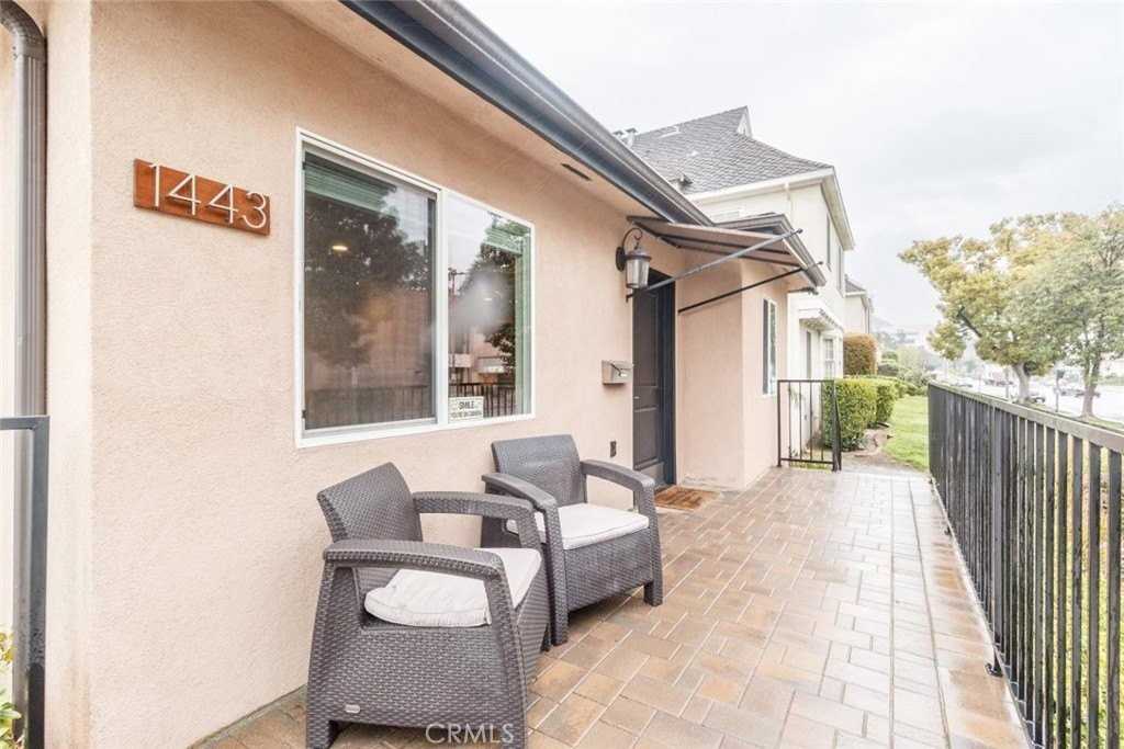 1443 E Broadway #A - Photo 5 of 24