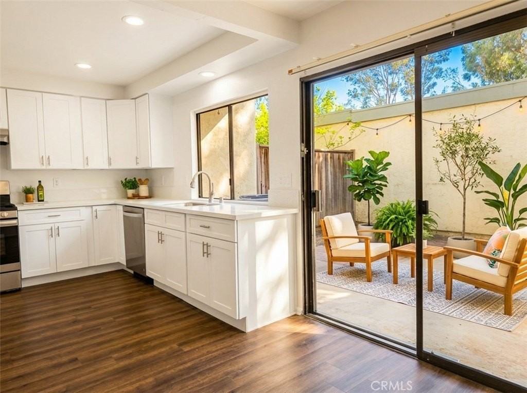 1538 Via Del Rio - Photo 2 of 14