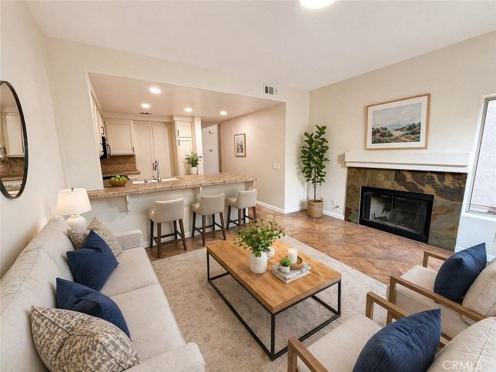 1048 Explanada St #103 - Photo 5 of 16