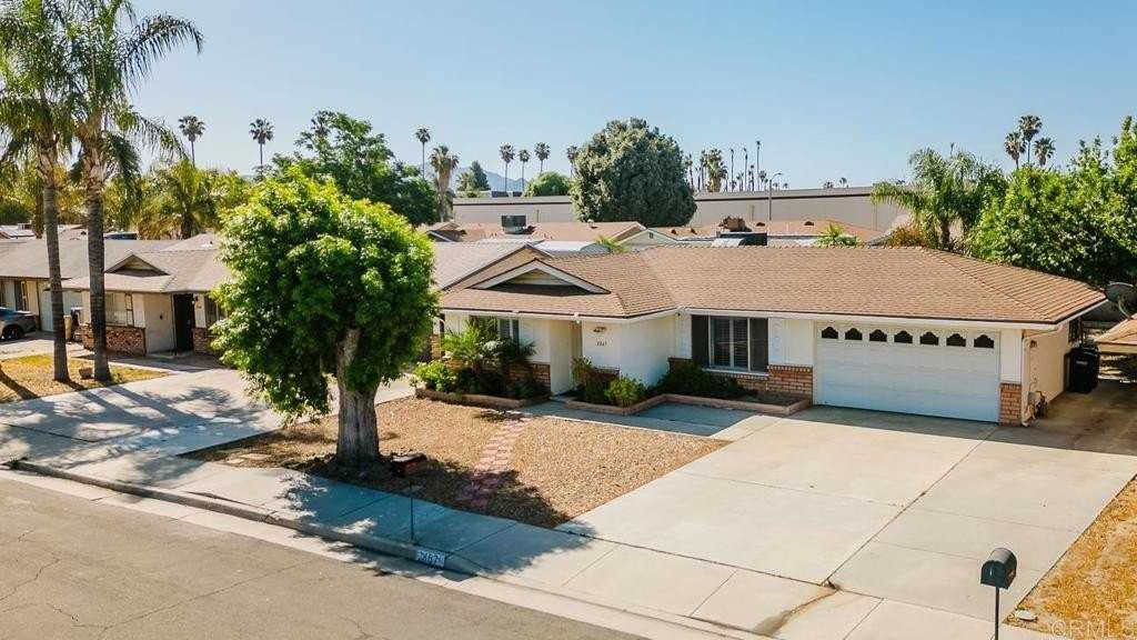 2867 Cindy Ln - Photo 2 of 46