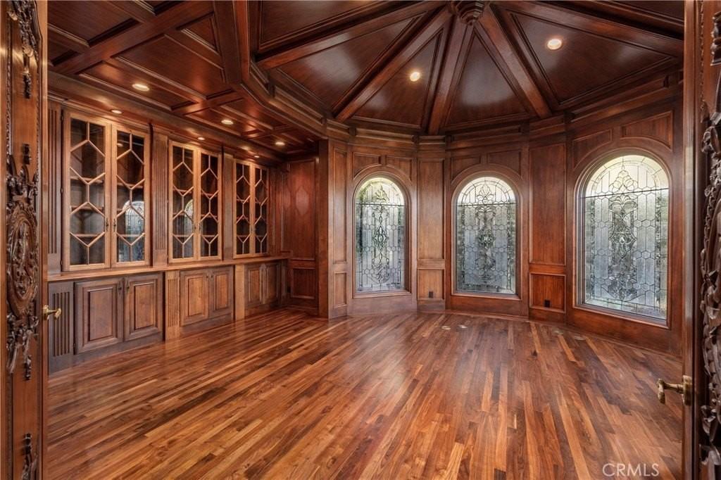 105 Irvine Cove Ct - Photo 4 of 10