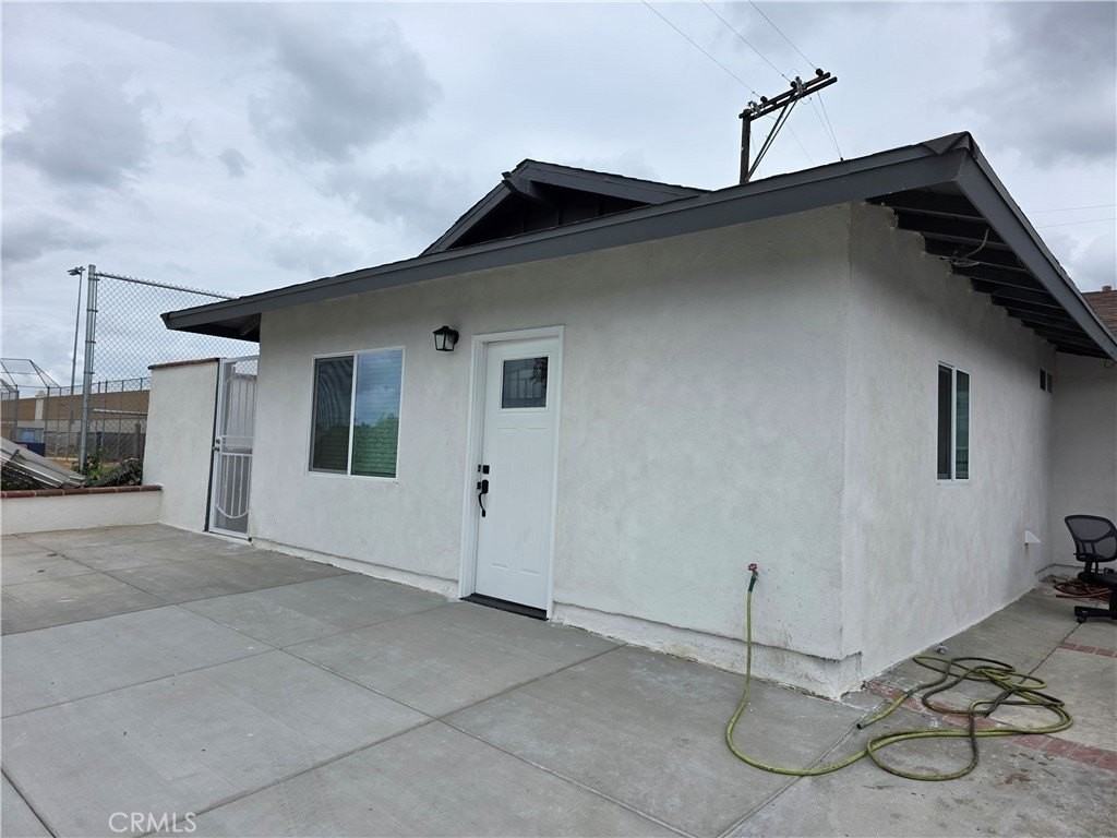 9531 Mallard Ave - Photo 2 of 10