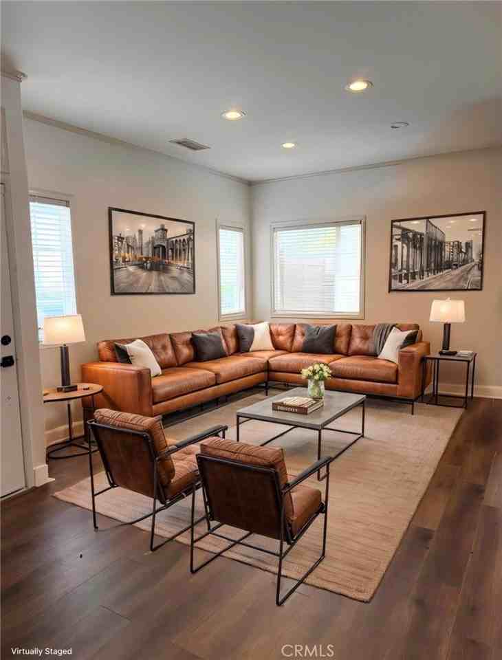 26 Bloomfield Ln - Photo 2 of 10