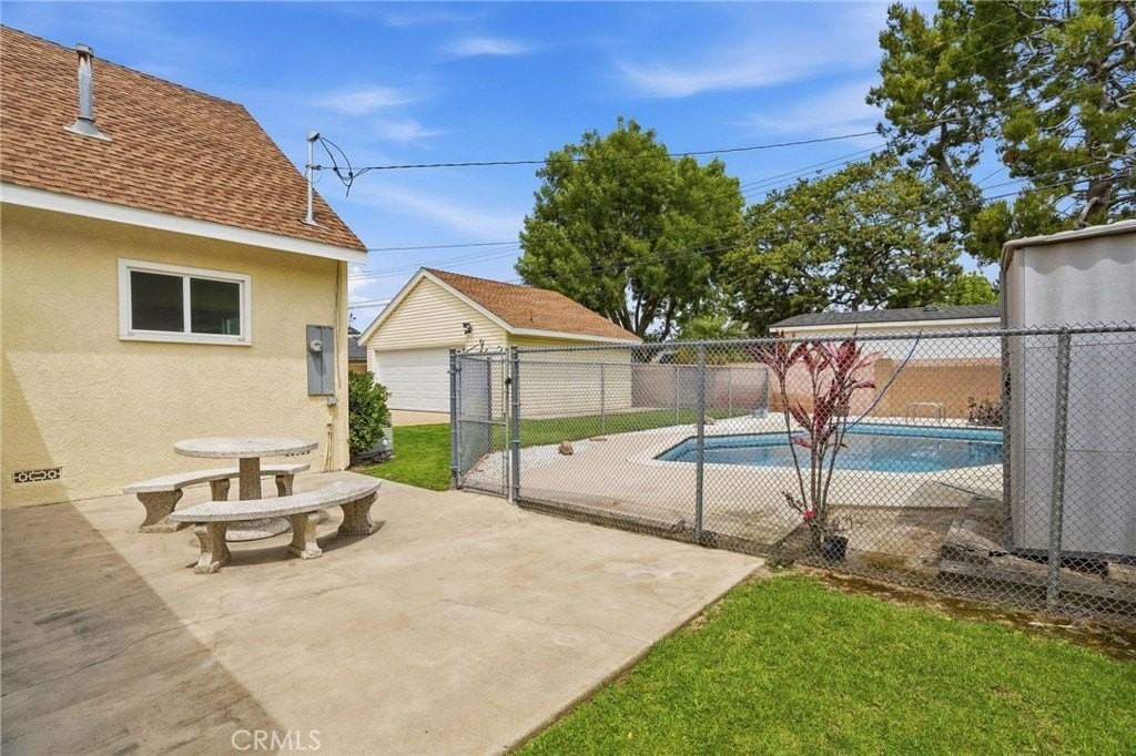 6211 Chickasaw Dr - Photo 4 of 50