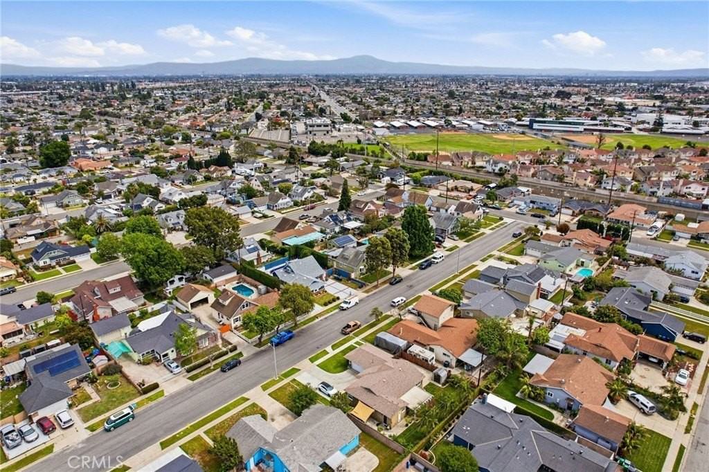 6211 Chickasaw Dr - Photo 5 of 50