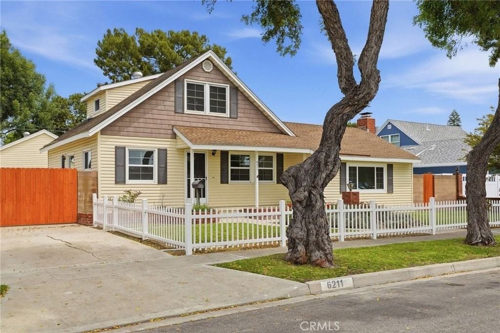 6211 Chickasaw Dr - Photo 5 of 50