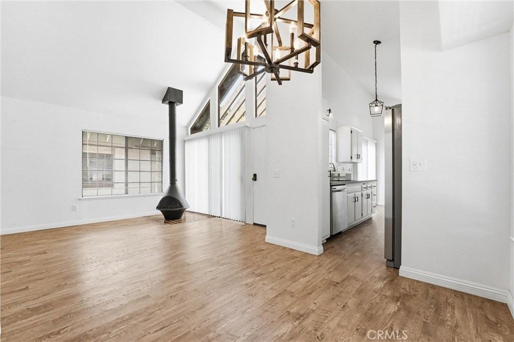 302 Maui Dr - Photo 7 of 20