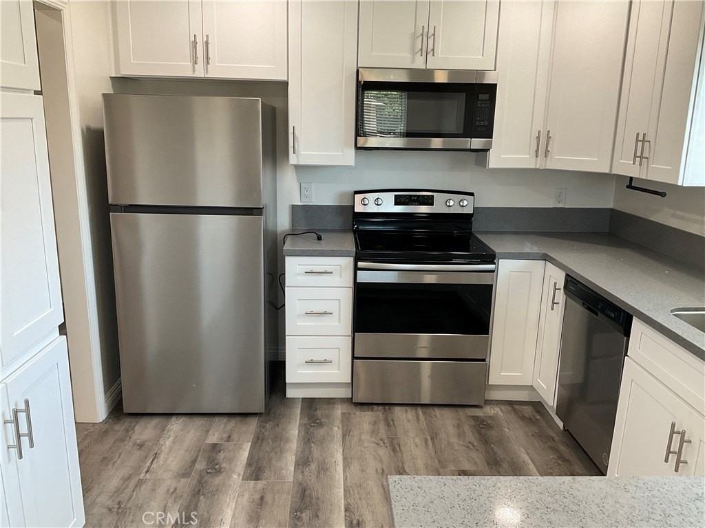 336 W La Veta Ave #D - Photo 5 of 32