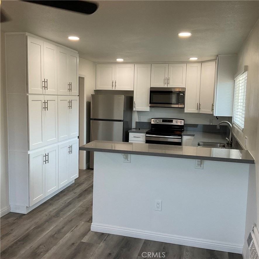 336 W La Veta Ave #D - Photo 7 of 32