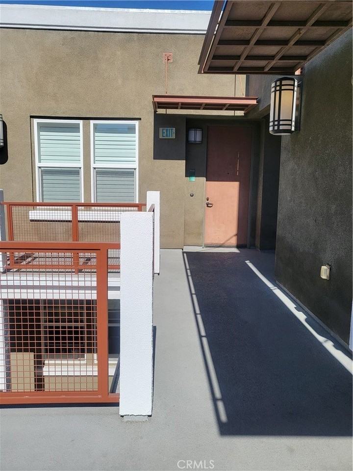 12842 Palm St #PH6 - Photo 4 of 13