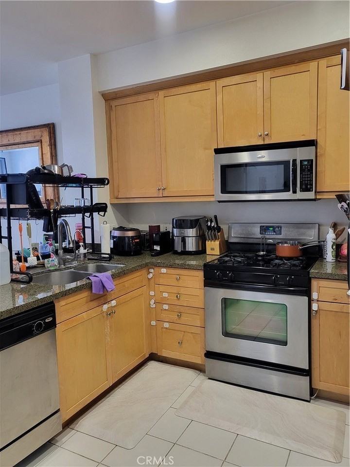 12842 Palm St #PH6 - Photo 7 of 13