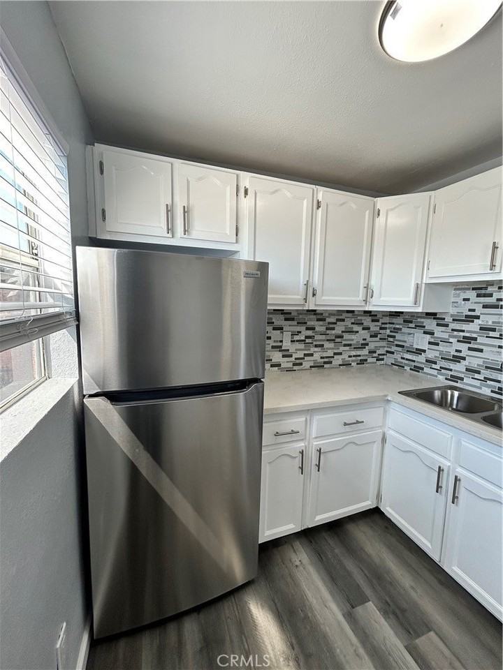 6517 Avalon Blvd #4 - Photo 6 of 10