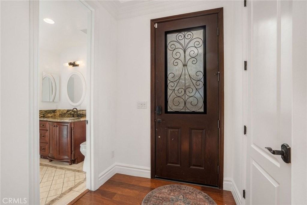 2005 Robinson St - Photo 6 of 44