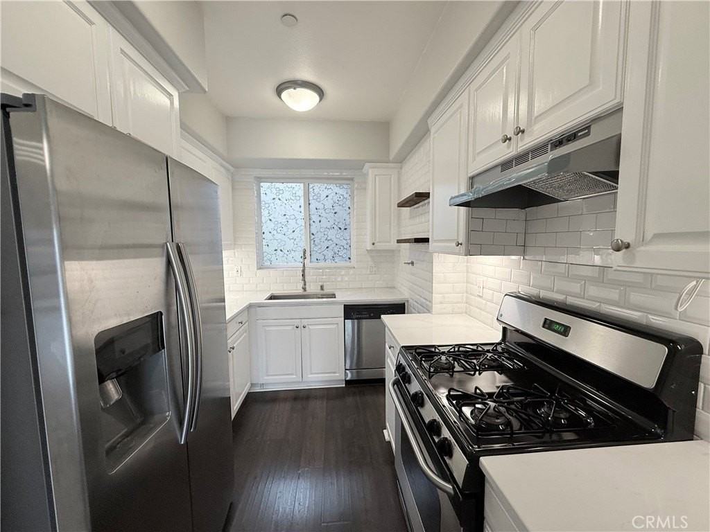 3401 S Bentley Ave - Photo 5 of 45